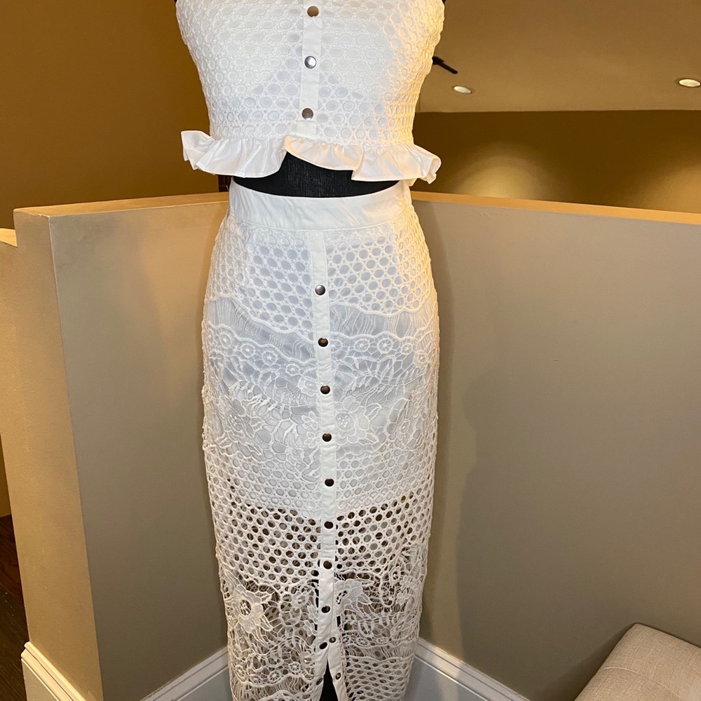 CROCHET LACE BANDEAU TOP WITH MATCHING MAXI SKIRT - Picture 7 of 9